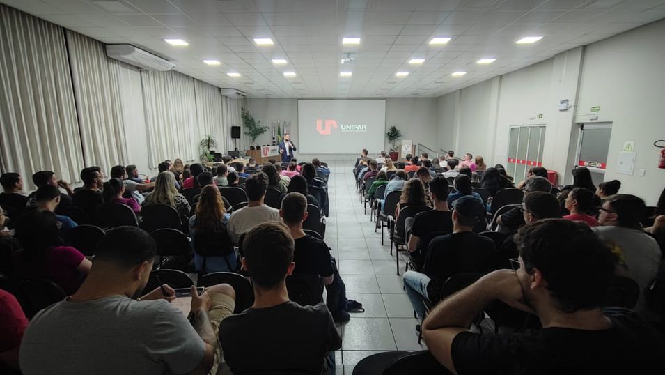 Cianorte Curso de Direito promove palestra sobre Mediação e