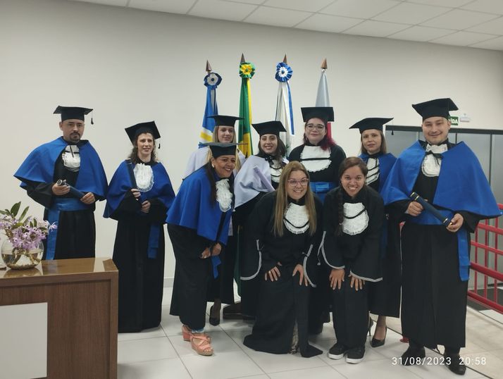 Mais de 300 acadêmicos colam grau pela Unipar EAD Universidade Paranaense