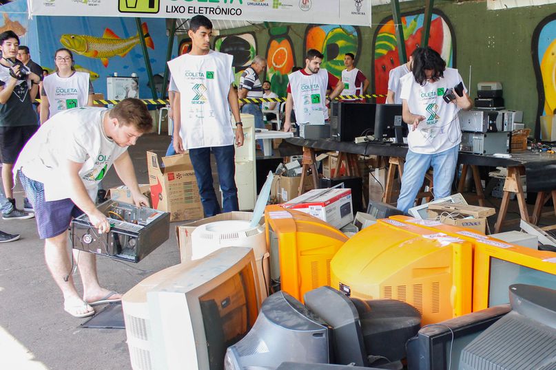 Sistemas de Informação Projeto E lixo arrecada 14 toneladas de lixo